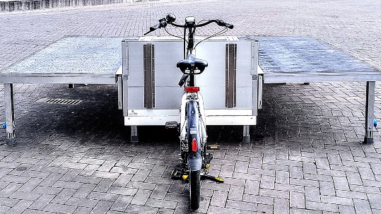 Bakfiets omgebouwd tot Theaterfiets